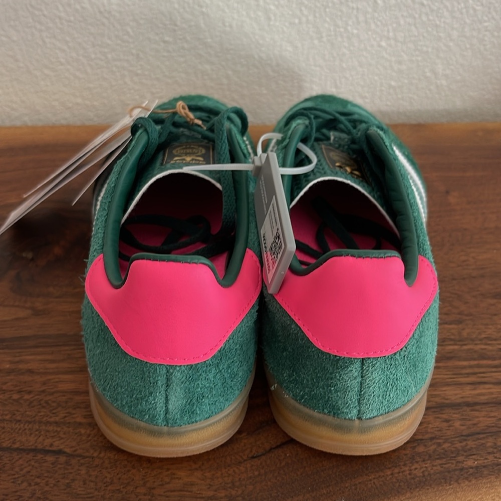 adidas Originals Green Suede Samba with White Stripes and Pink Heel - Picture 2 of 5